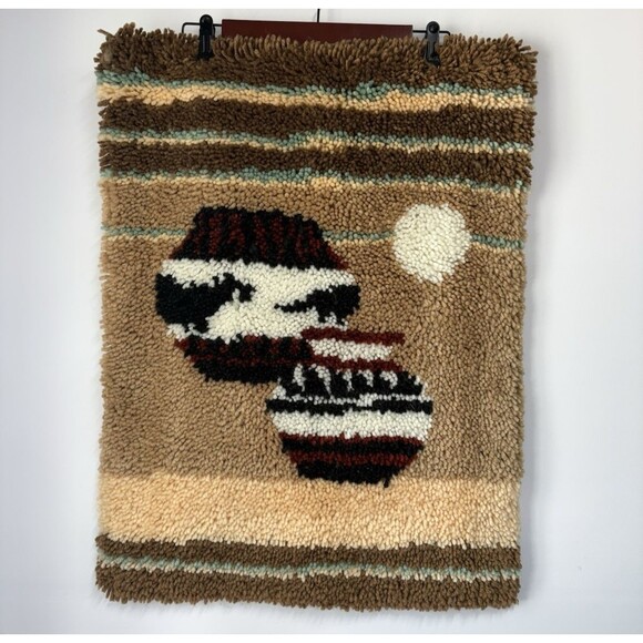 Latch Hook Rug Wall Hanging Southwest Design - Picture 1 of 6